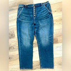 AE Mom Jeans Size 18